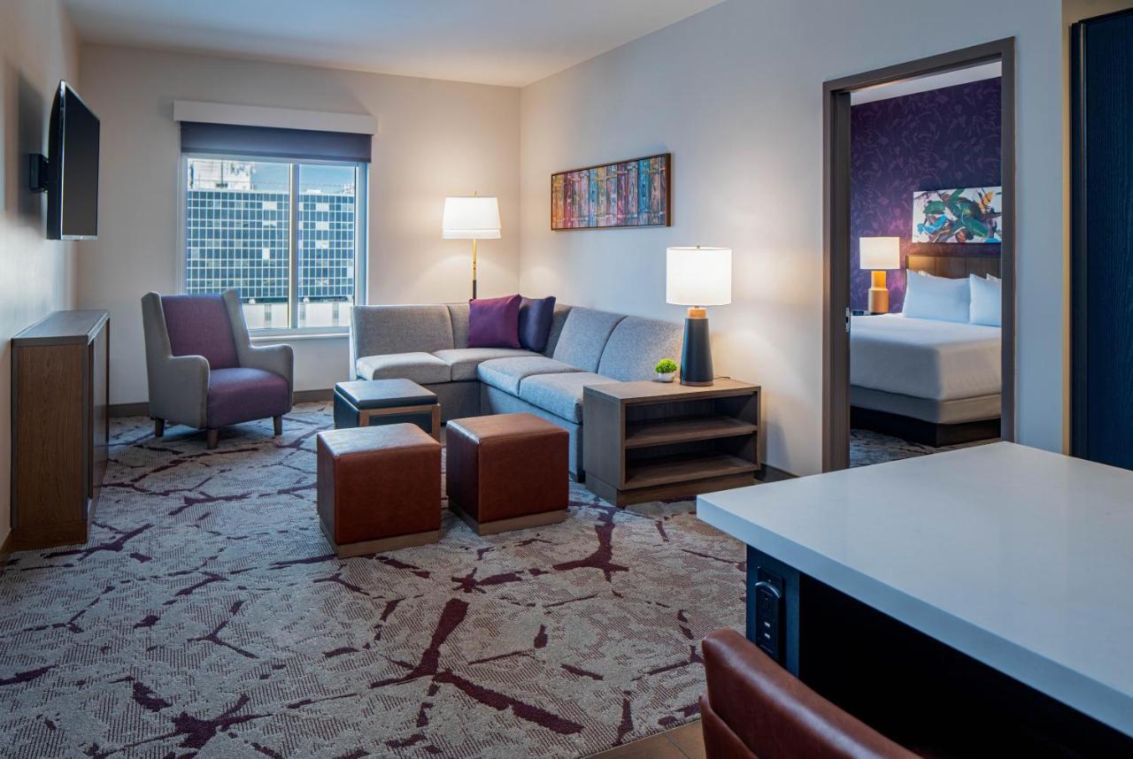 ホテル Hyatt House Tampa Downtown エクステリア 写真