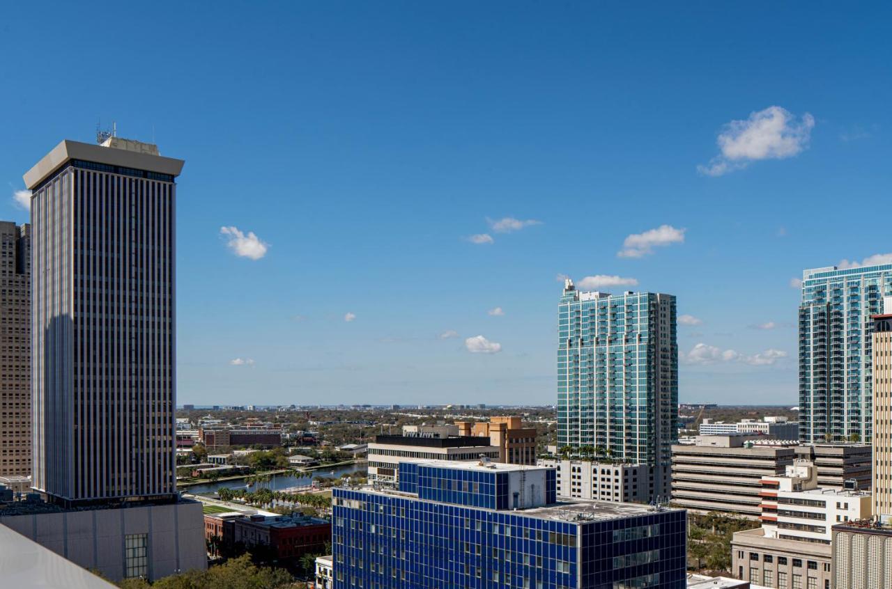 ホテル Hyatt House Tampa Downtown エクステリア 写真