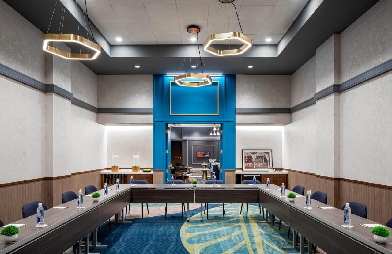 ホテル Hyatt House Tampa Downtown エクステリア 写真