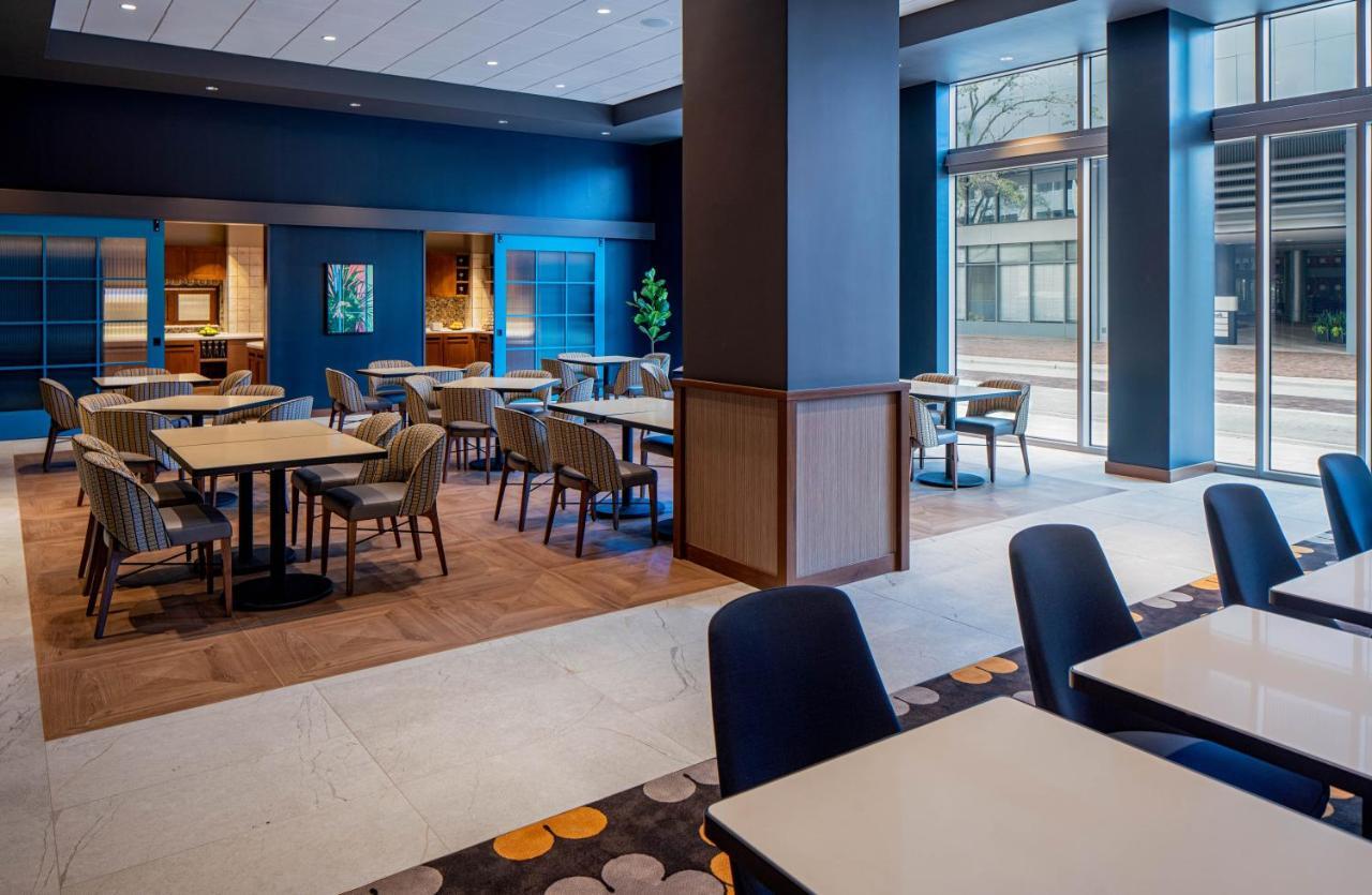 ホテル Hyatt House Tampa Downtown エクステリア 写真