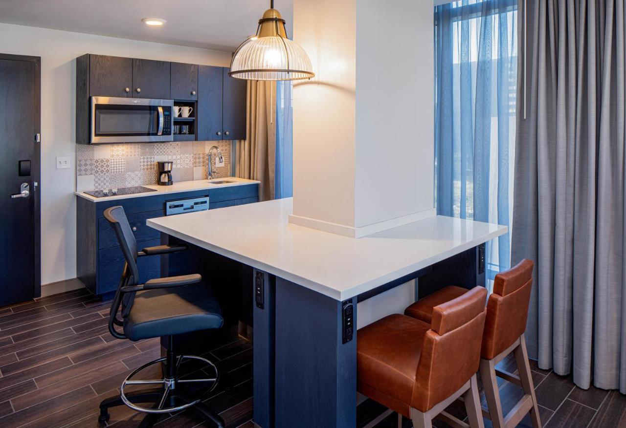 ホテル Hyatt House Tampa Downtown エクステリア 写真
