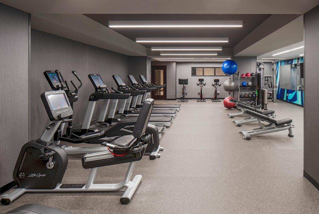 ホテル Hyatt House Tampa Downtown エクステリア 写真